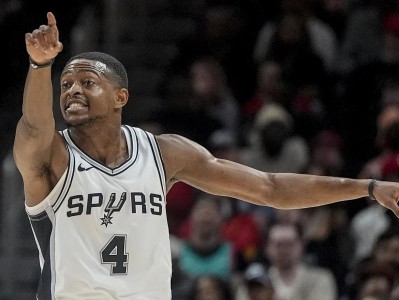 开云体育平台APP-骑士翻盘吉林队，福克斯点燃赛场