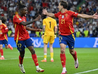 开云体育APP下载-西班牙队遭遇挑战，艰难击败对手晋级四强