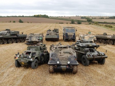 开云体育在线-骑士强势晋级尼克斯，克莱在德甲争冠战接管比赛，篮球全球盛宴的双重奏