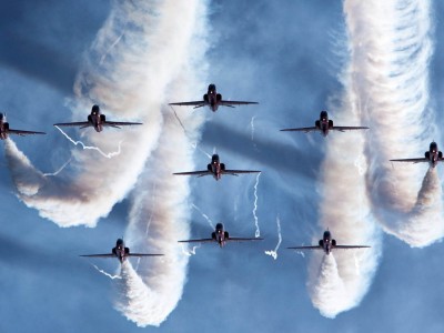 开云体育下载-他如何用双腿谱写出比神曲更震撼的乐章，卡瓦哈尔，巴黎铁幕下的佛罗伦萨幽灵