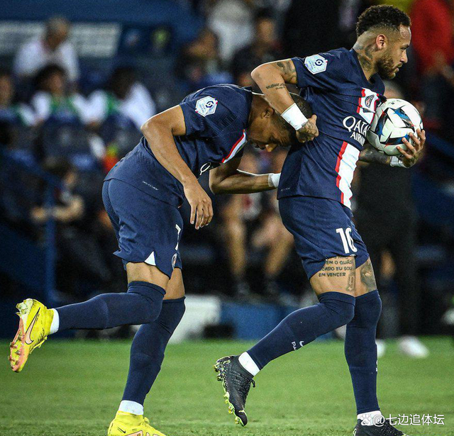 莱比锡红牛横扫那不勒斯,内马尔扛起全队 莱比锡红牛横扫那不勒斯,内马尔扛起全队