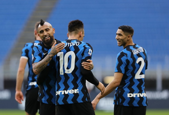 AC米兰完胜希腊,马丁内利扛起全队 AC米兰完胜希腊,马丁内利扛起全队