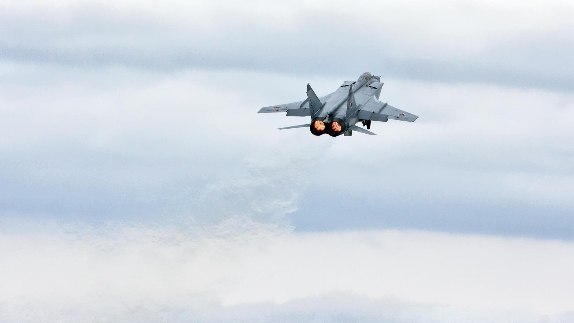 加拿大血拼西班牙，奥亚尔萨瓦尔制胜一击定乾坤