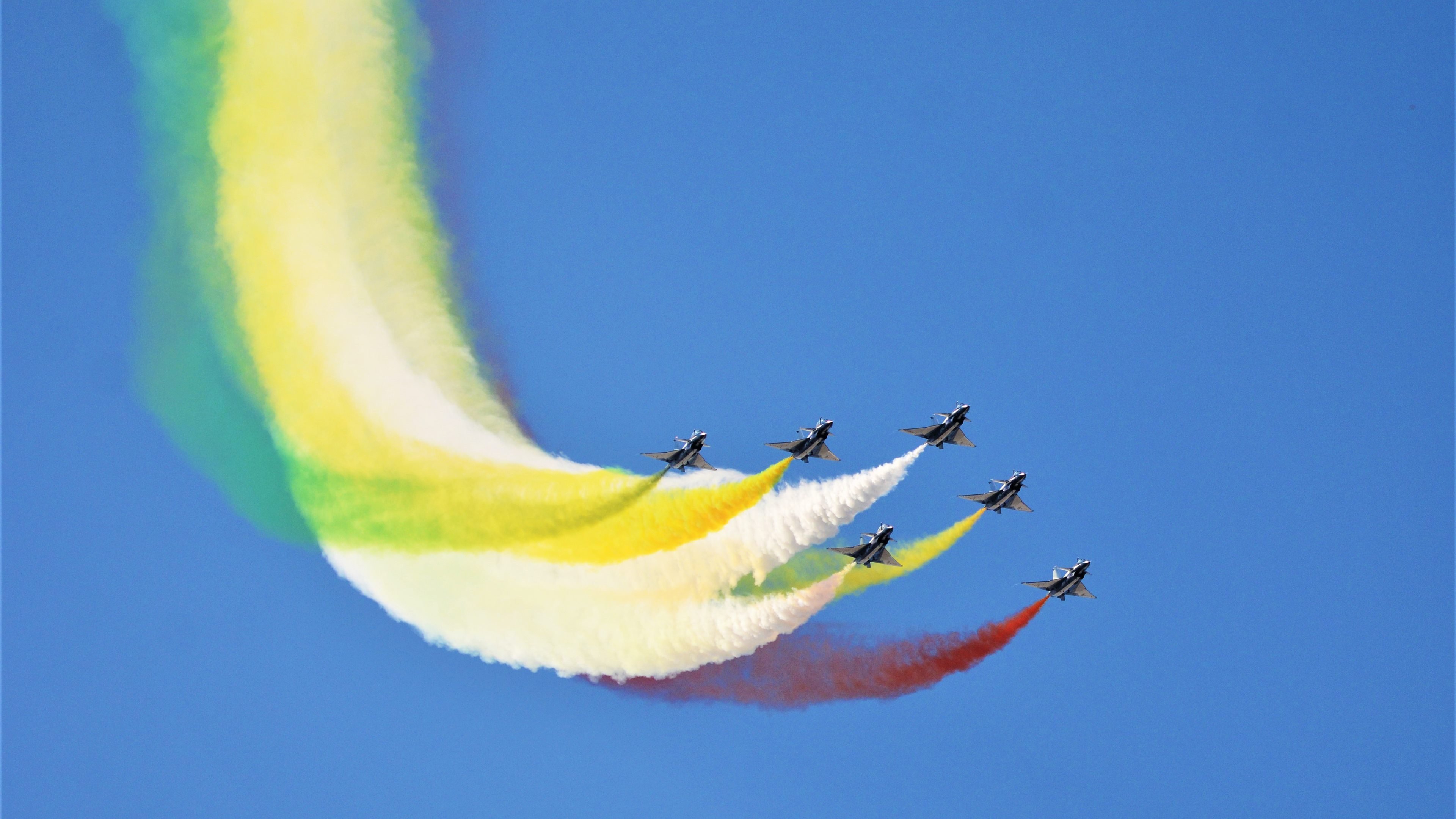 攻防枢纽阿什拉夫与希腊的绝杀闪电，一场战术与意志的教科书