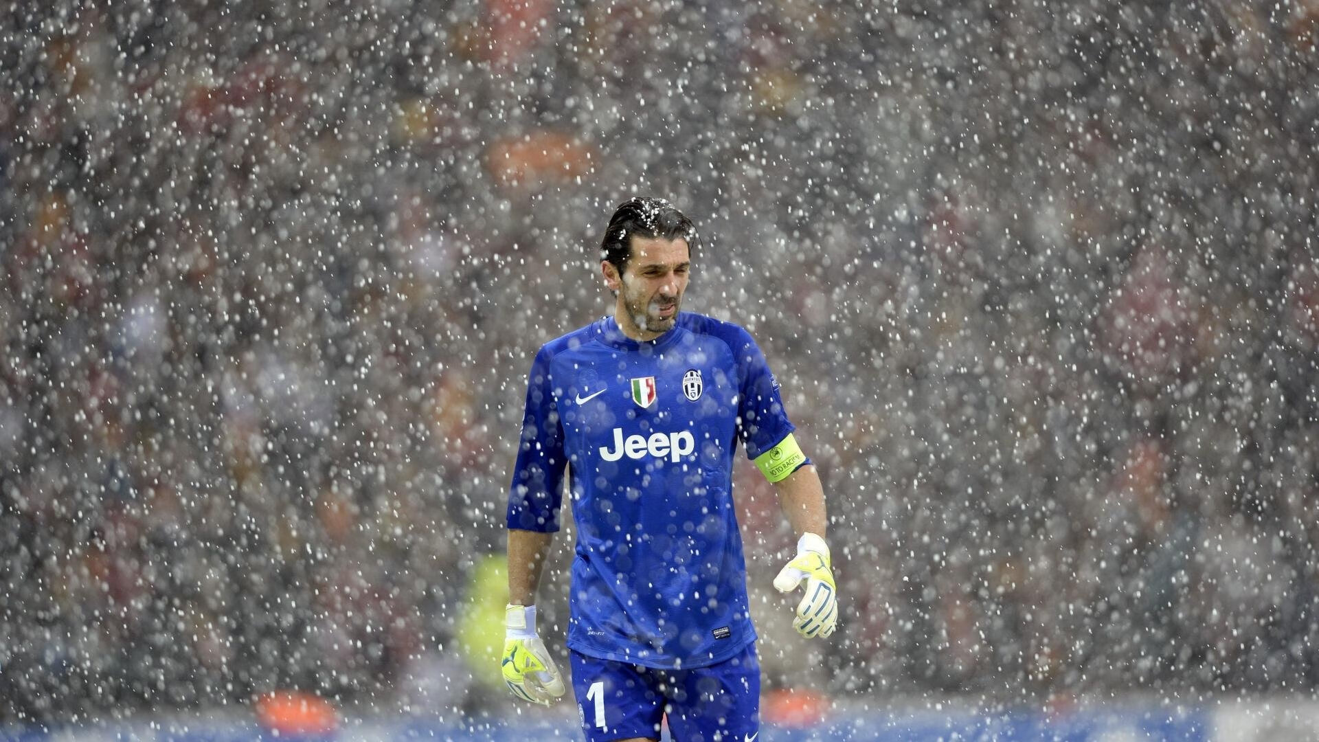 绿茵与赛道的交响，罗马硬仗取胜阿森纳，加维F1争冠接管比赛