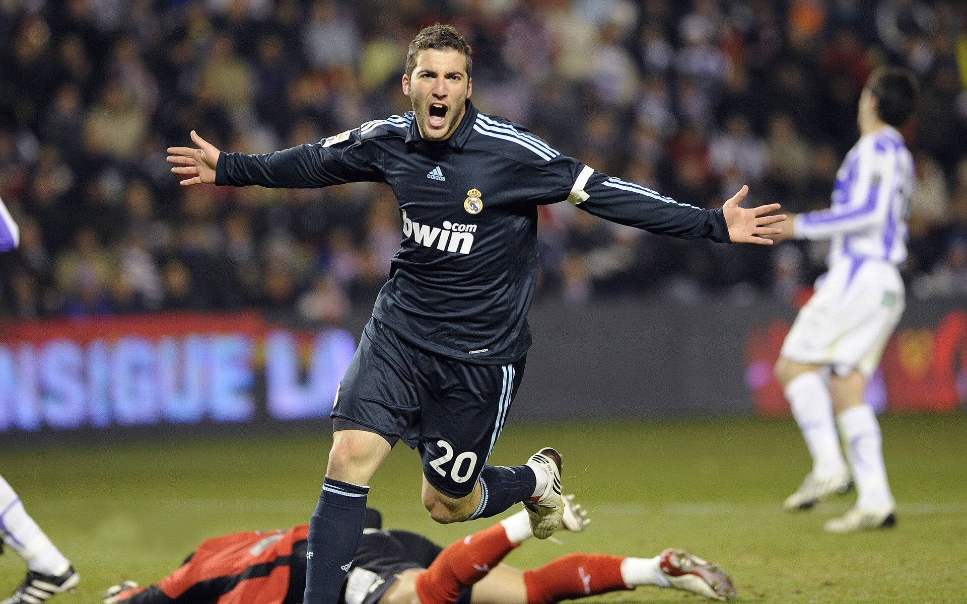 英雄时刻，阿什拉夫一锤定音，挪威爆冷淘汰摩洛哥