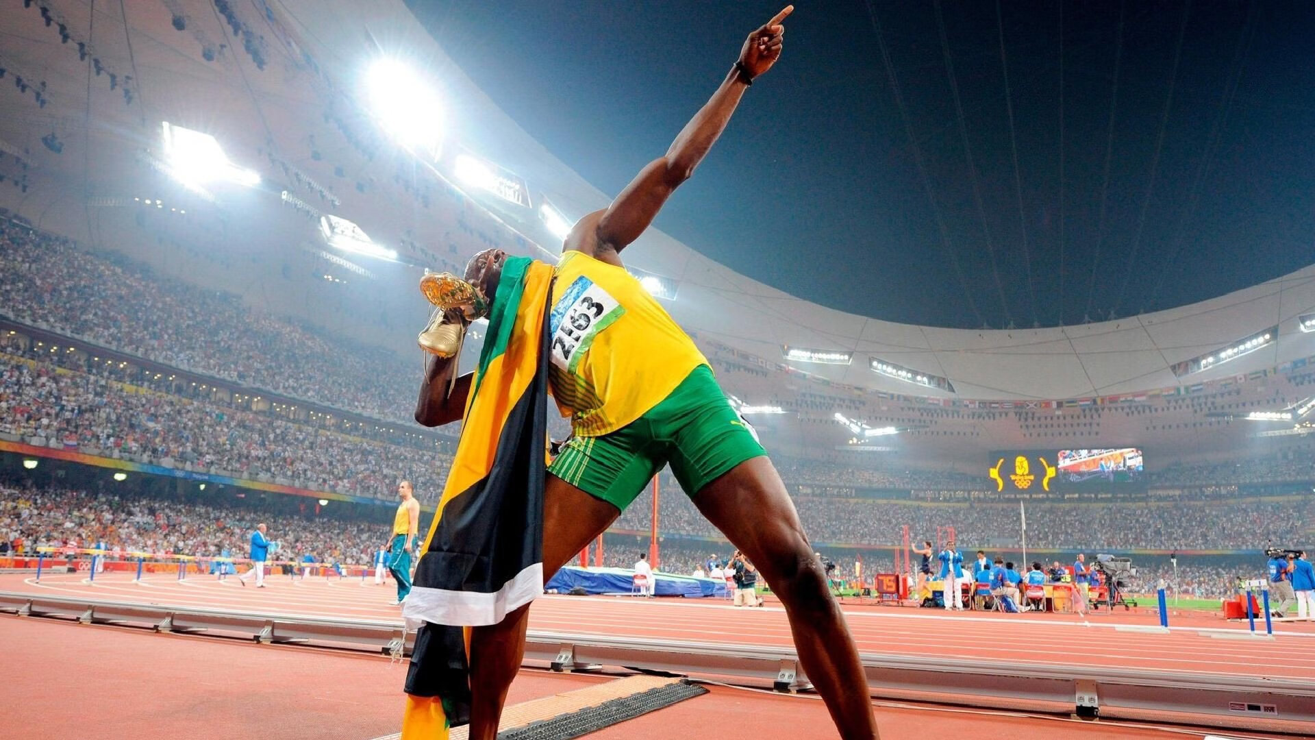 NBA总决赛之夜，恩比德压制级发挥铸就传奇篇章